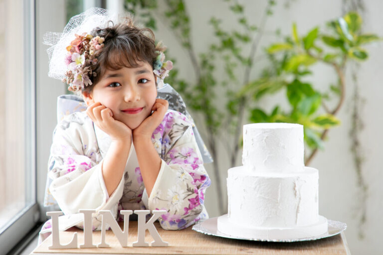 可愛さ満点、晴れ着で記念撮影👘